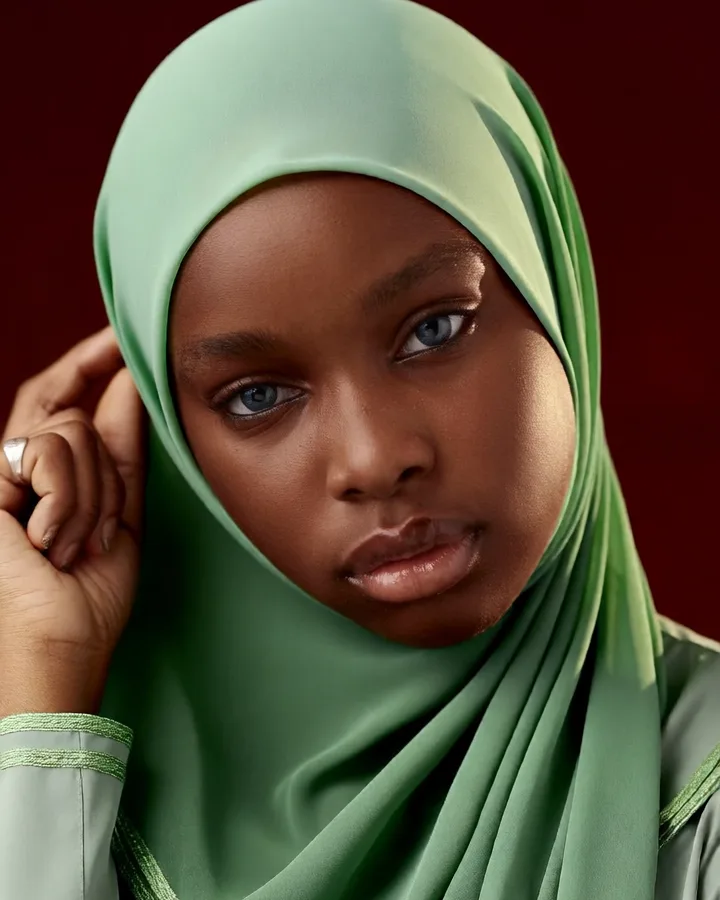 Hijab dan gamis yang pas warnanya — sesudah